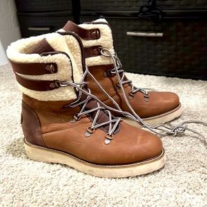 Roxy snow boots
